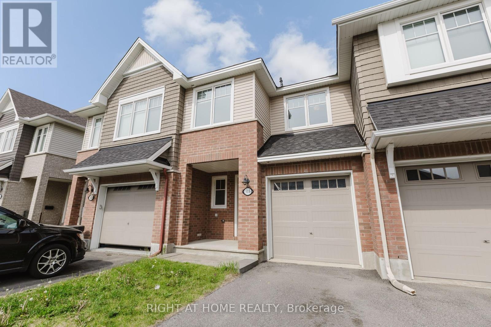 515 Muscari Street, Ottawa, Ontario  K1T 0S3 - Photo 3 - X12207525