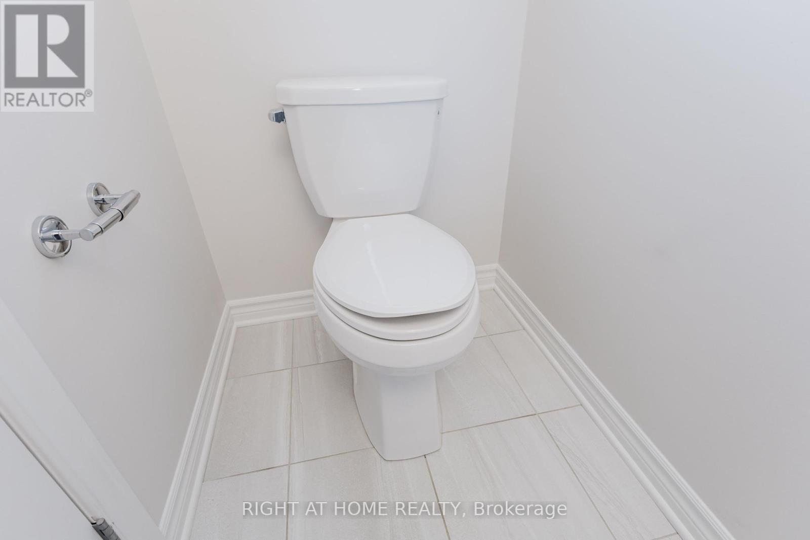 515 Muscari Street, Ottawa, Ontario  K1T 0S3 - Photo 8 - X12207525