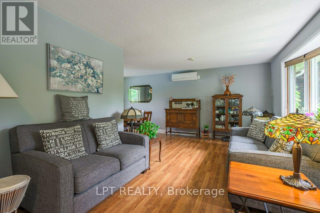 670 Sussex Boulevard, Kingston, Ontario  K7M 5B1 - Photo 11 - X12207597