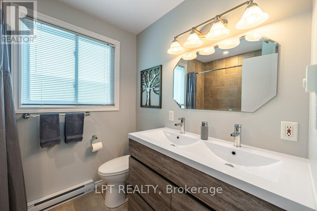 670 Sussex Boulevard, Kingston, Ontario  K7M 5B1 - Photo 18 - X12207597