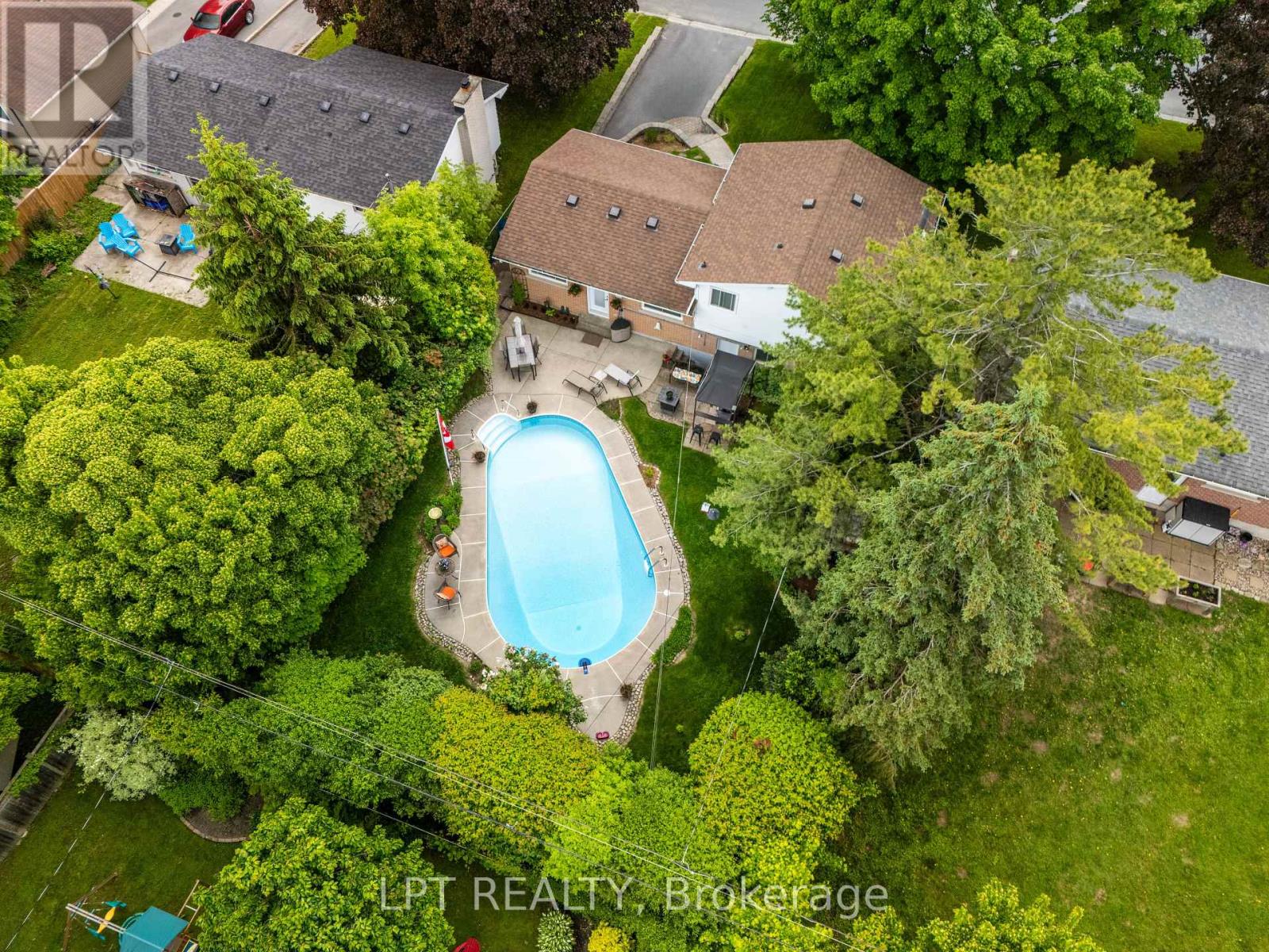 670 Sussex Boulevard, Kingston, Ontario  K7M 5B1 - Photo 3 - X12207597