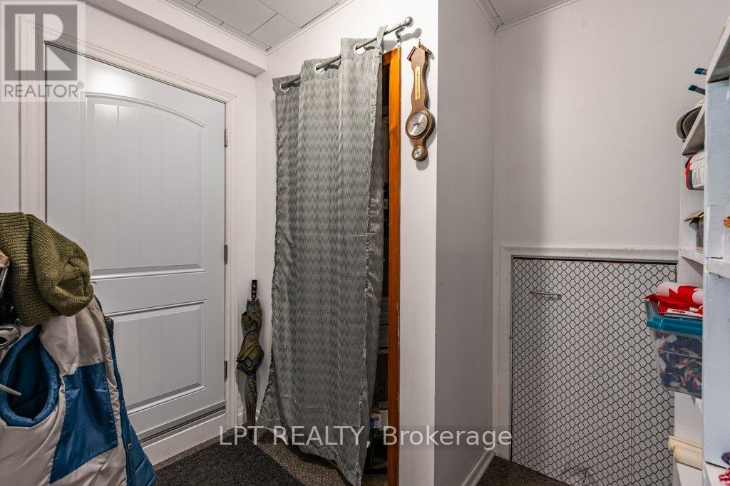 670 Sussex Boulevard, Kingston, Ontario  K7M 5B1 - Photo 32 - X12207597