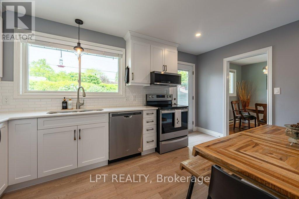 670 Sussex Boulevard, Kingston, Ontario  K7M 5B1 - Photo 4 - X12207597