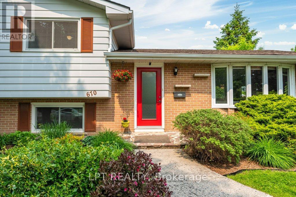 670 Sussex Boulevard, Kingston, Ontario  K7M 5B1 - Photo 5 - X12207597