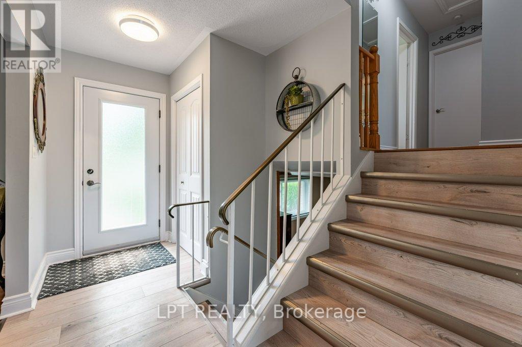 670 Sussex Boulevard, Kingston, Ontario  K7M 5B1 - Photo 8 - X12207597