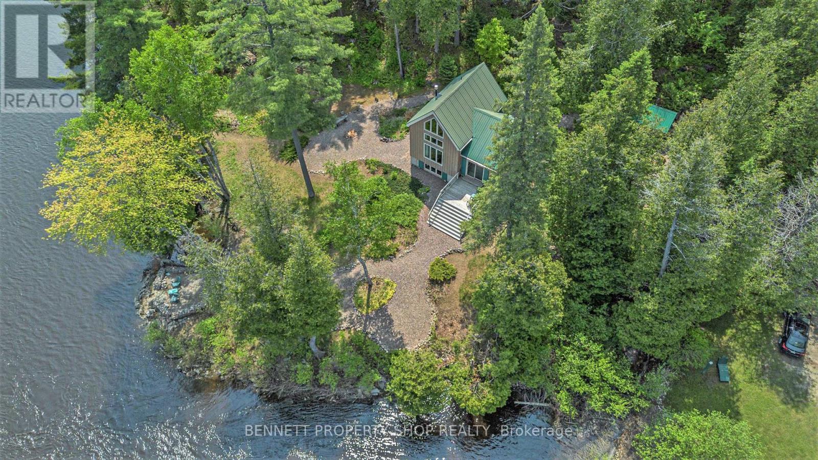 33 Burton Lane, Horton, Ontario  K7V 3Z8 - Photo 2 - X12207621