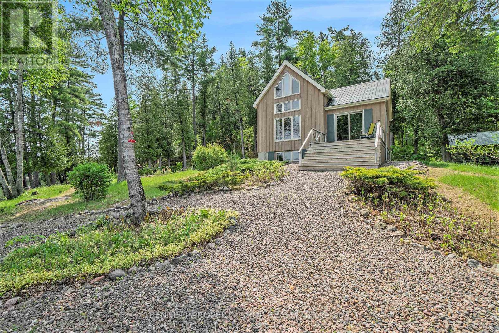 33 Burton Lane, Horton, Ontario  K7V 3Z8 - Photo 3 - X12207621