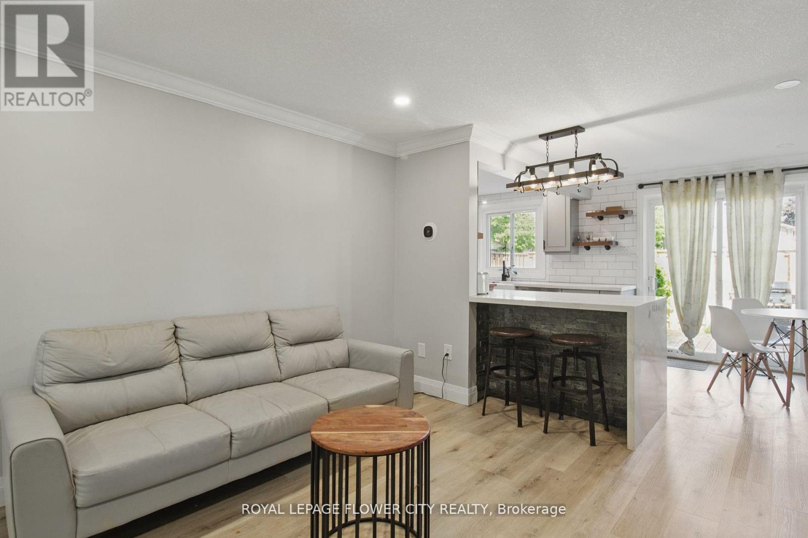 129 - 151 Gateshead Crescent, Hamilton (Stoney Creek), Ontario  L8G 3W1 - Photo 8 - X12203857