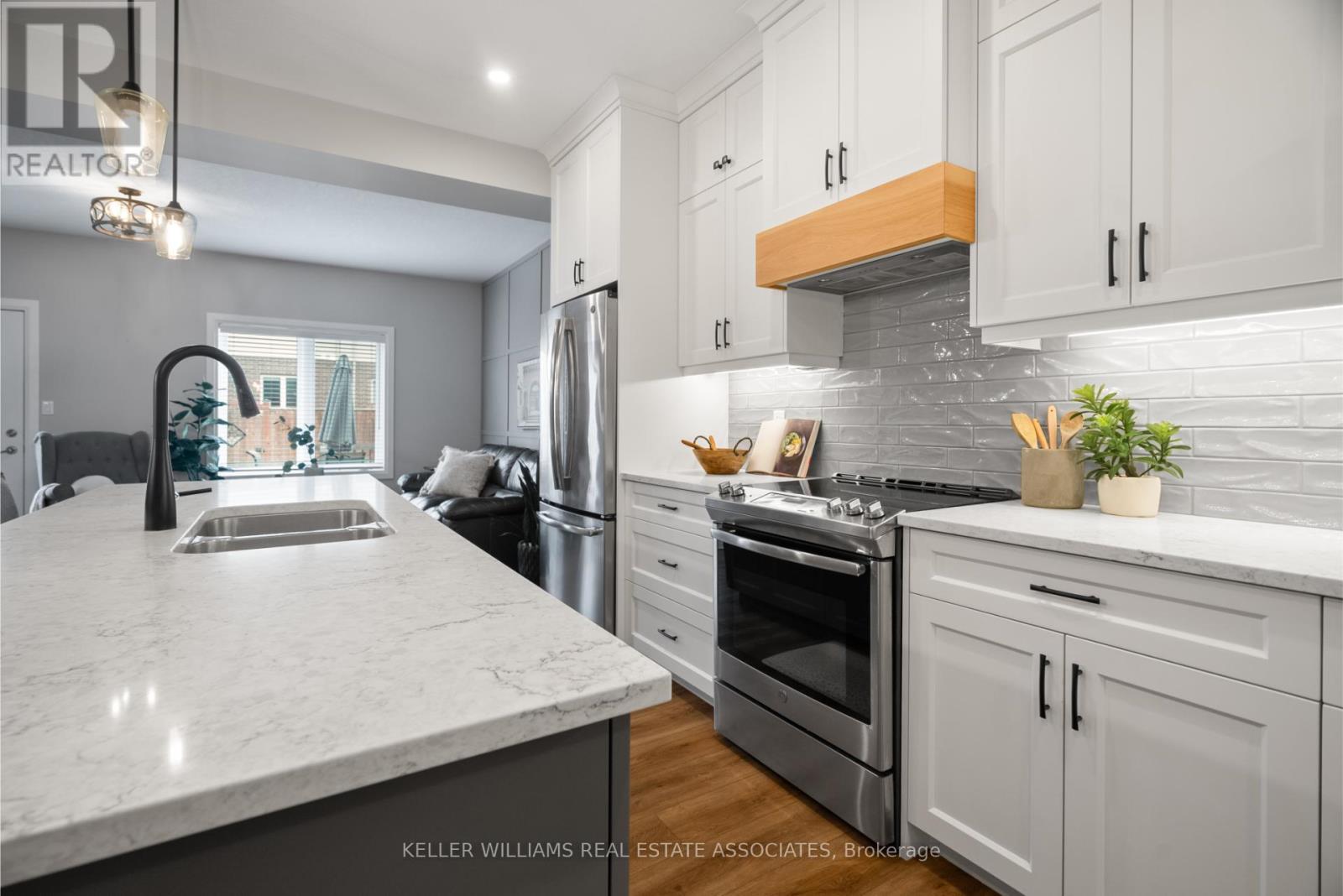 6 - 118 Simmonds Drive, Guelph, Ontario  N1E 7L8 - Photo 5 - X12207152