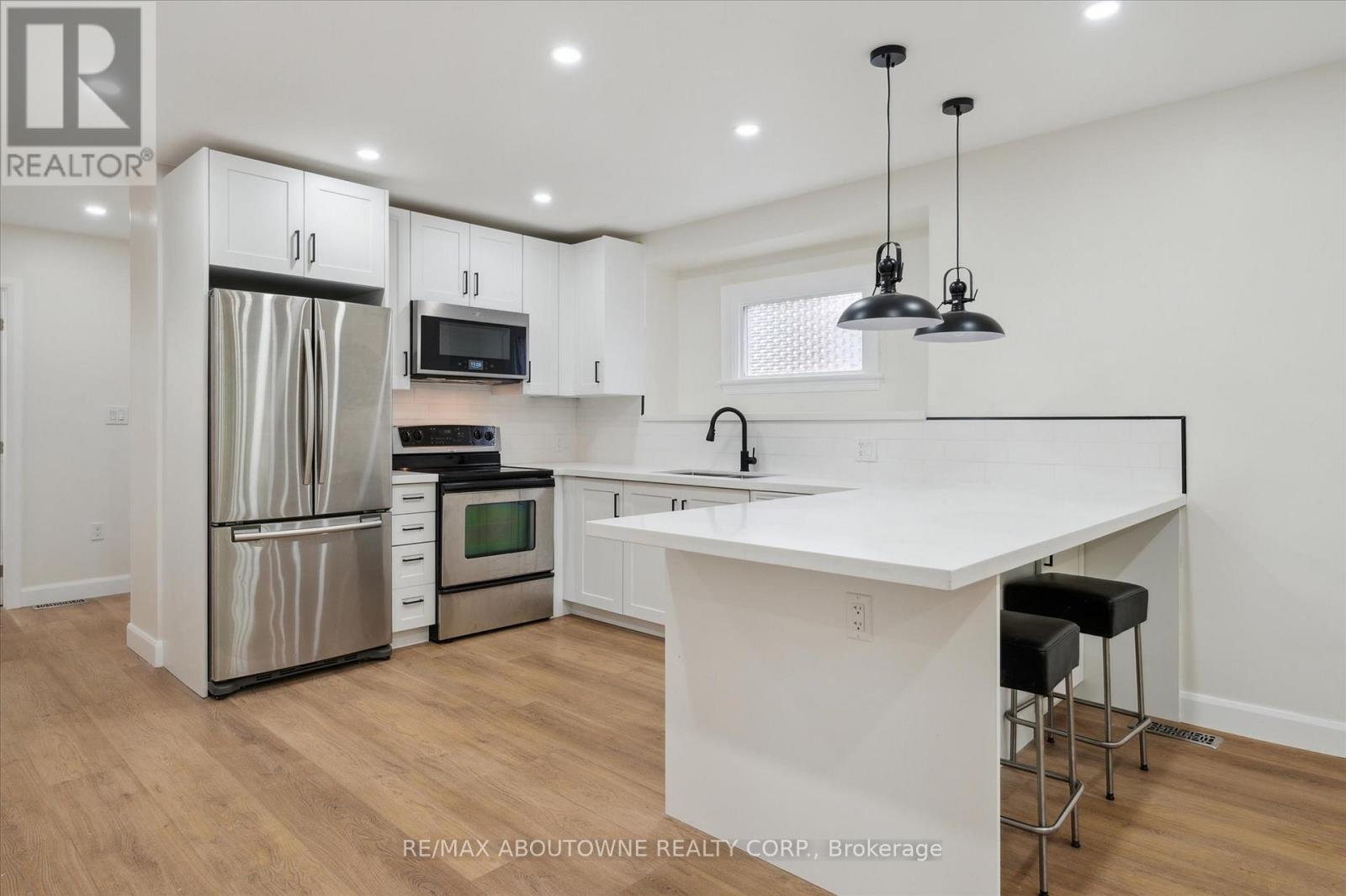 289 Houghton Avenue S, Hamilton, Ontario  L8K 2N4 - Photo 12 - X12207160