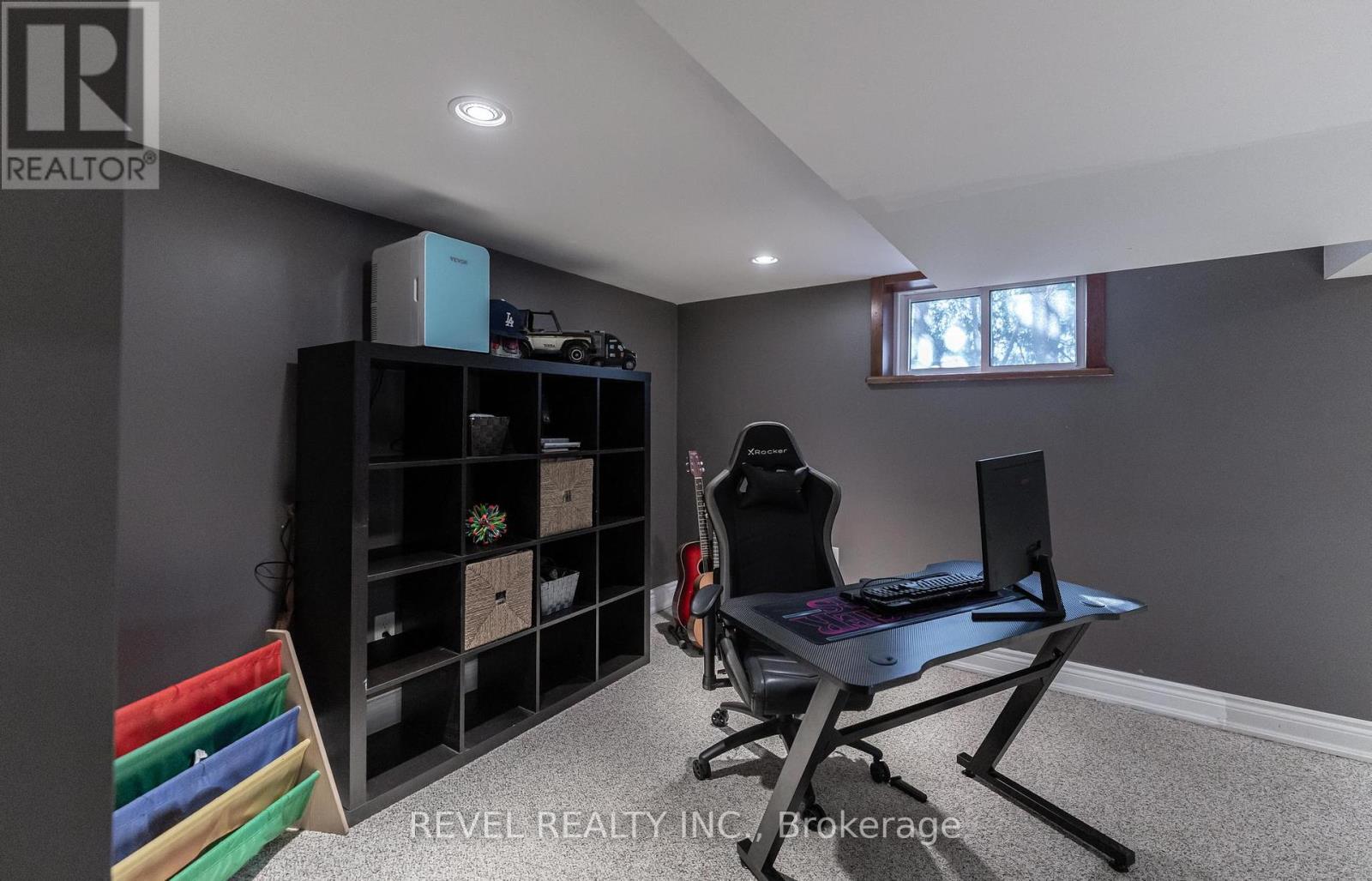 31 Academy Street, Hamilton, Ontario  L9G 2X8 - Photo 13 - X12207237