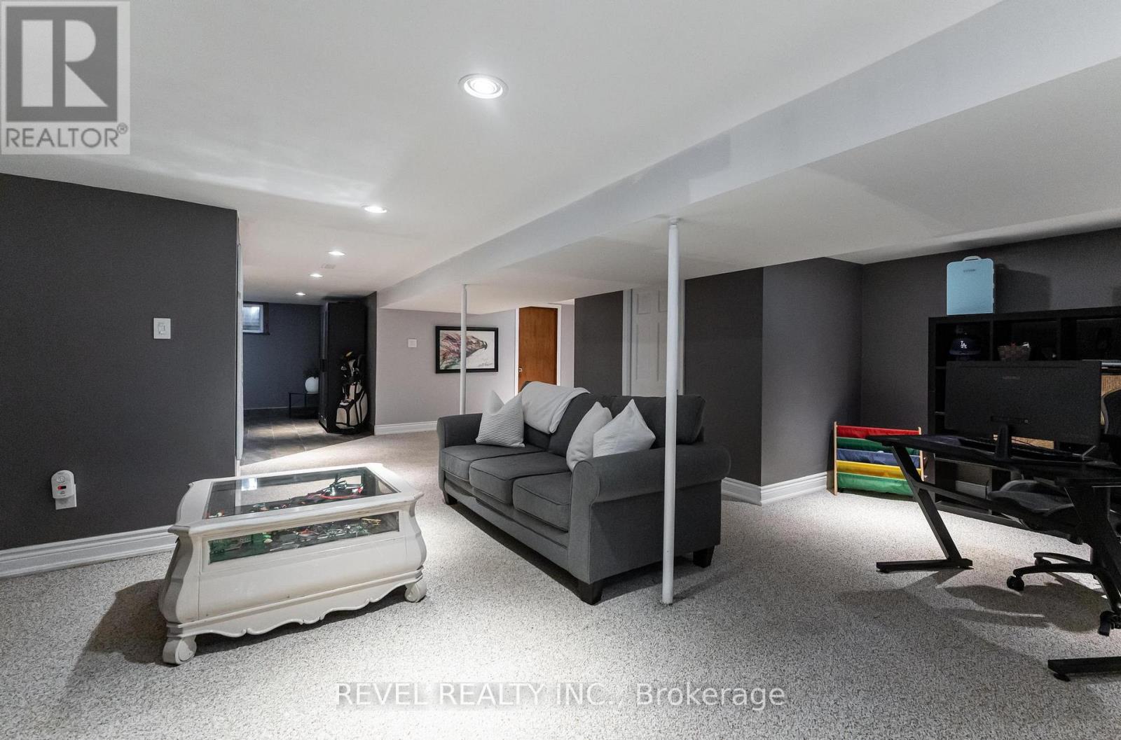 31 Academy Street, Hamilton, Ontario  L9G 2X8 - Photo 23 - X12207237