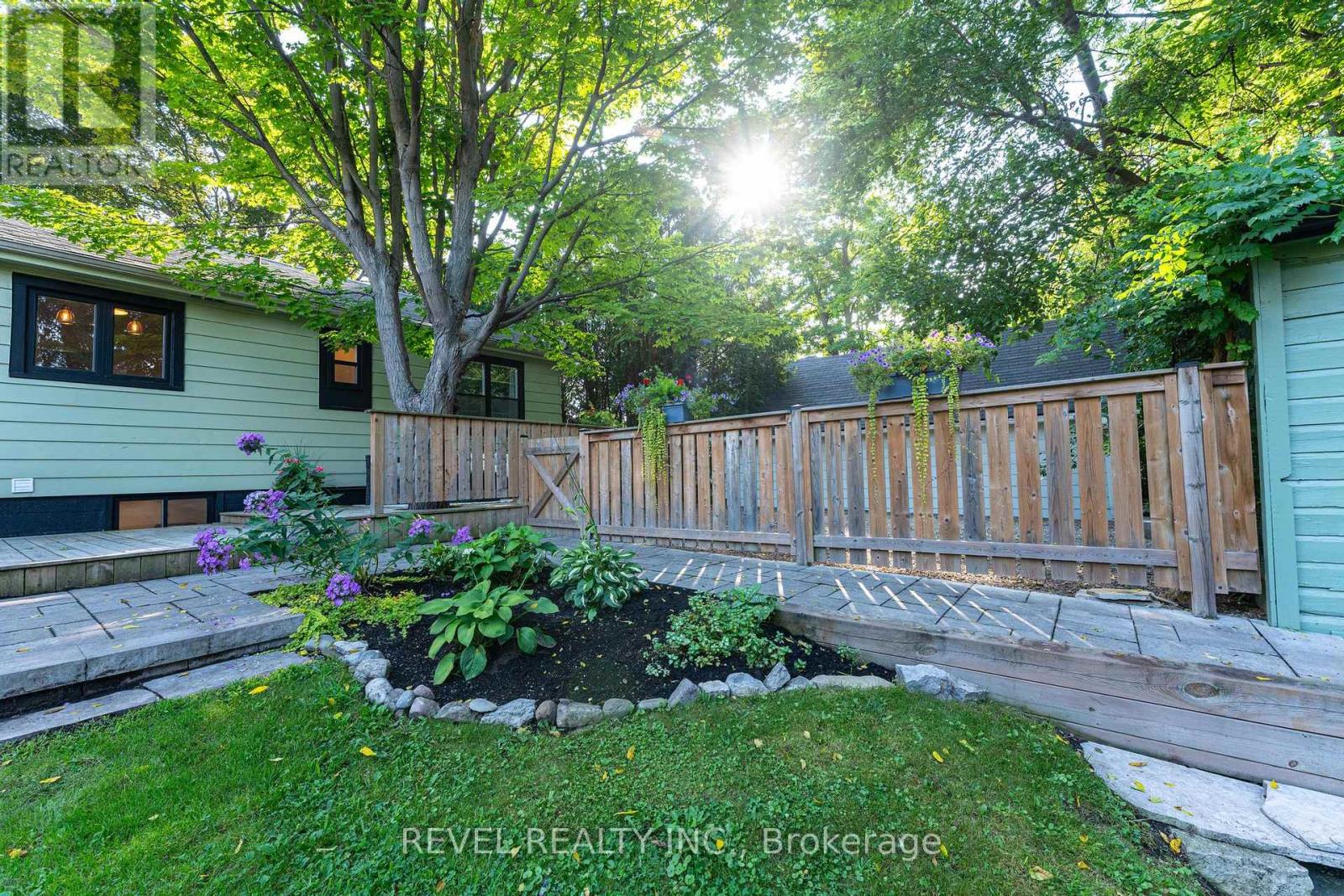 31 Academy Street, Hamilton, Ontario  L9G 2X8 - Photo 34 - X12207237