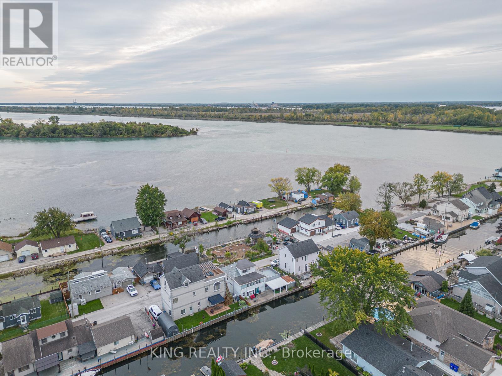 42 WAHNETA AVENUE, LaSalle, Ontario