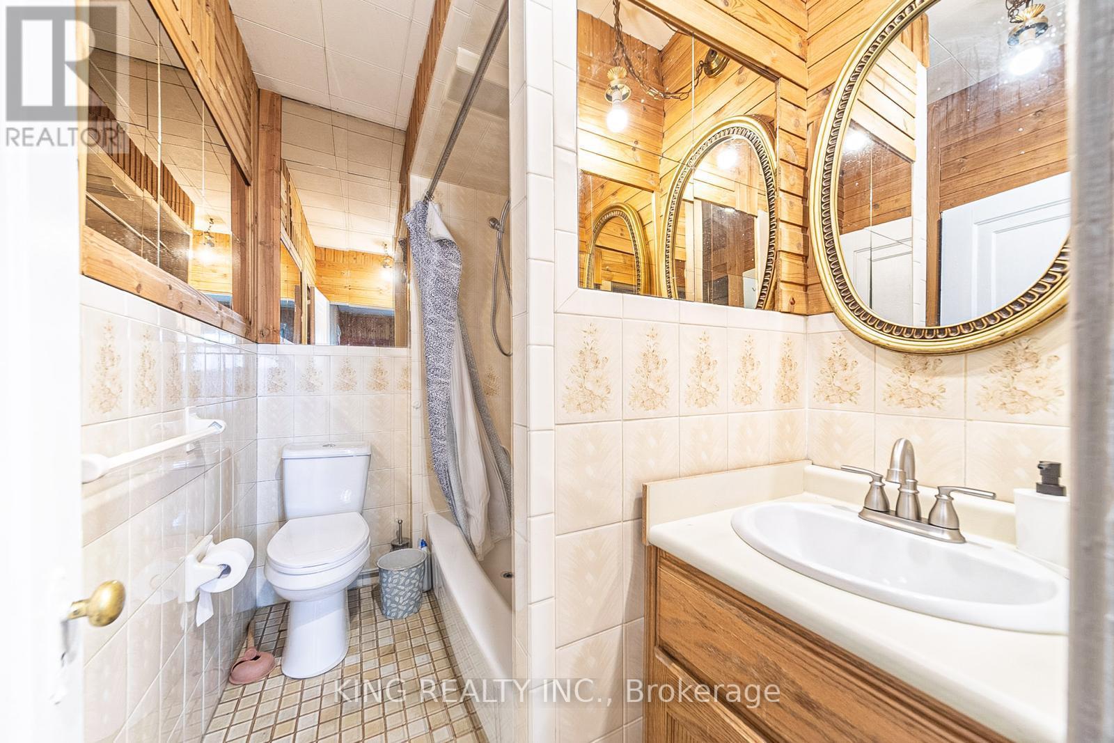 42 Wahneta Avenue, Lasalle, Ontario  N9J 1T7 - Photo 19 - X12207263