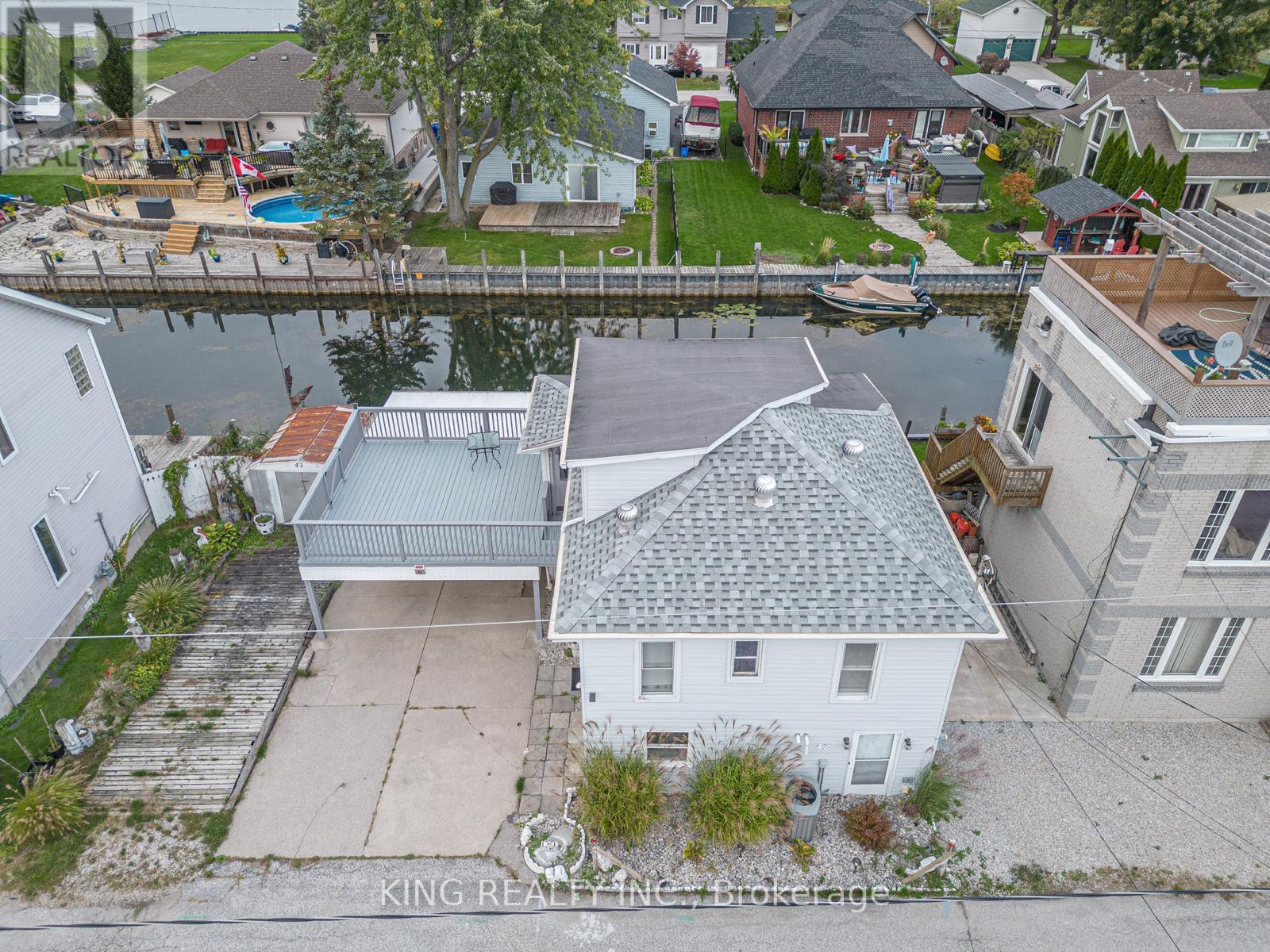 42 Wahneta Avenue, Lasalle, Ontario  N9J 1T7 - Photo 4 - X12207263