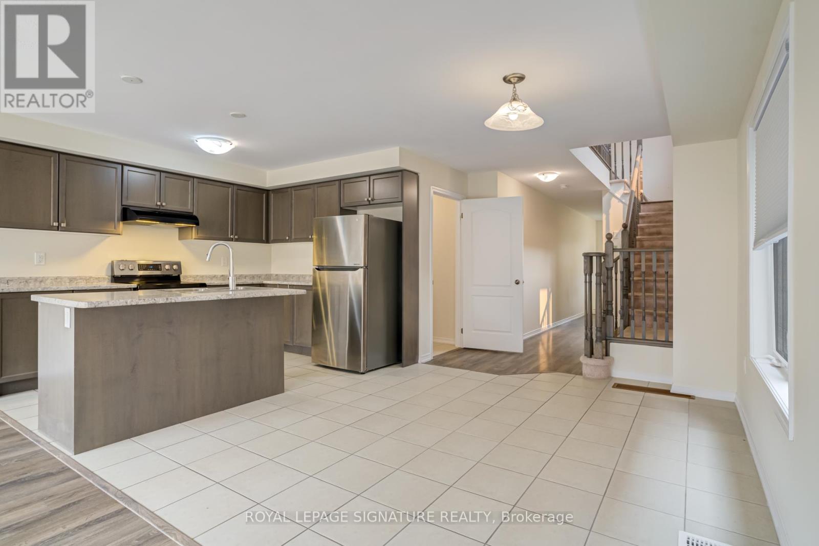 7774 Hackberry Trail, Niagara Falls (Brown), Ontario  L2H 3R5 - Photo 5 - X12207335