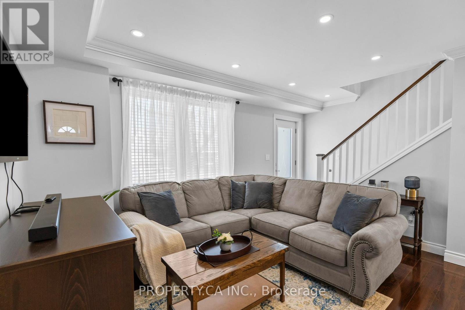 72 Martha Street, Hamilton, Ontario  L8H 2B7 - Photo 8 - X12207348