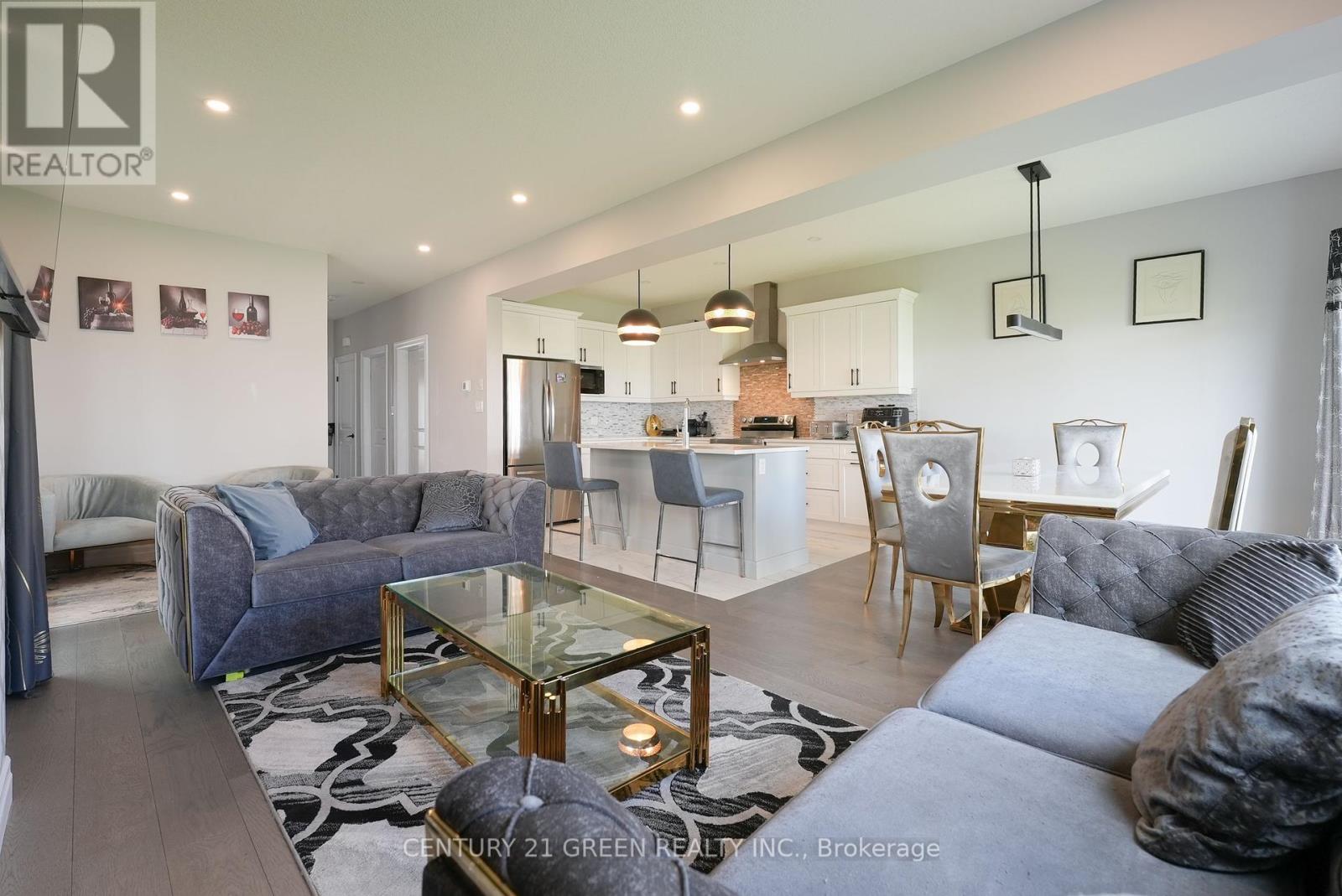 Photo 8 of 50 for 3861 Auckland Avenue