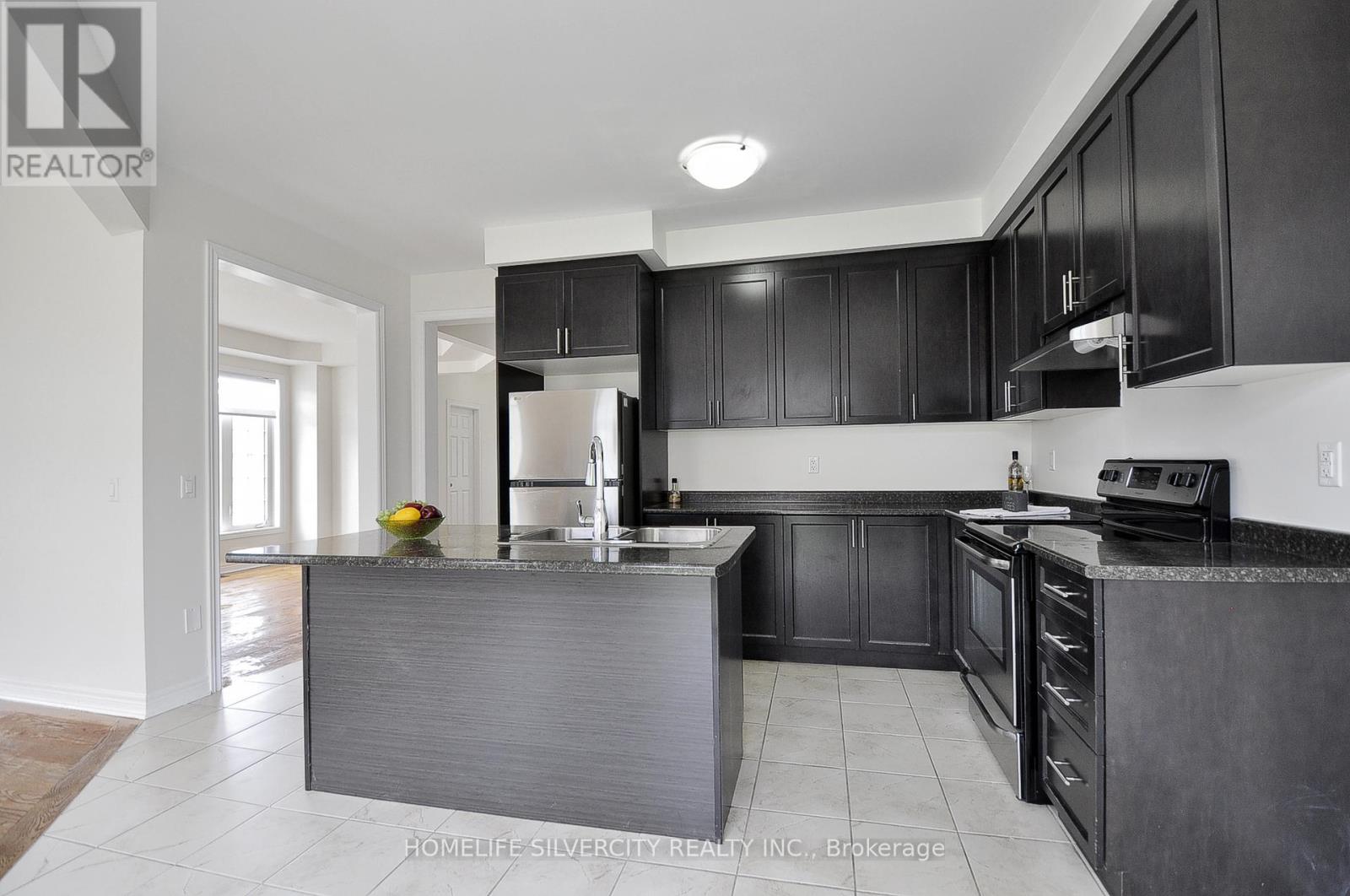 470 Thompson Street, Woodstock, Ontario  N4T 0L5 - Photo 8 - X12207475