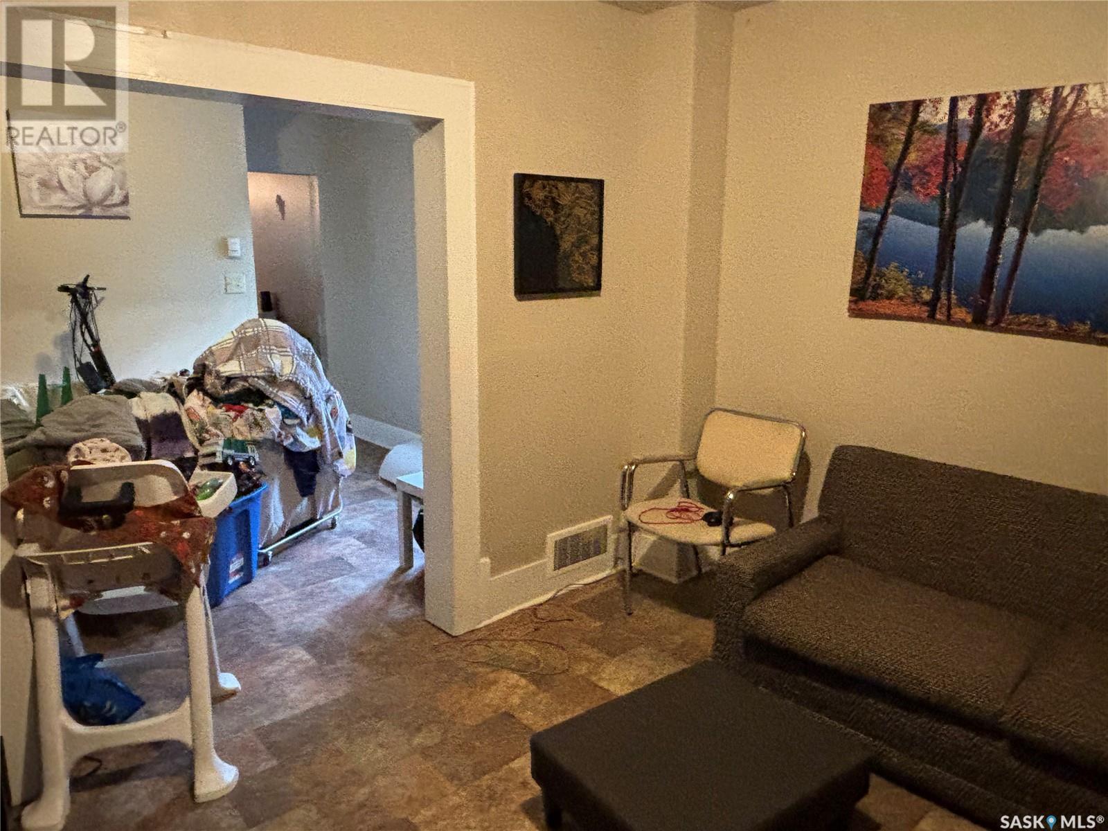Property at 307 15th STREET W image 5
