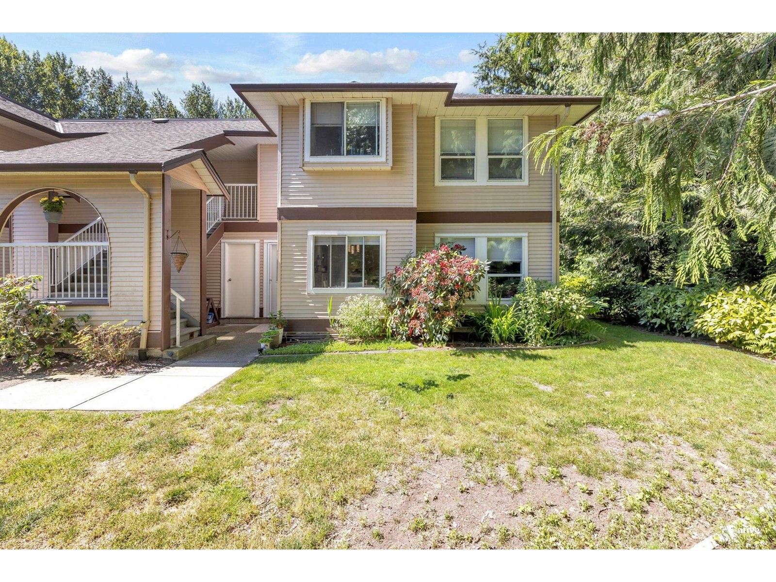 Property at 202 1750 MCKENZIE ROAD image 4