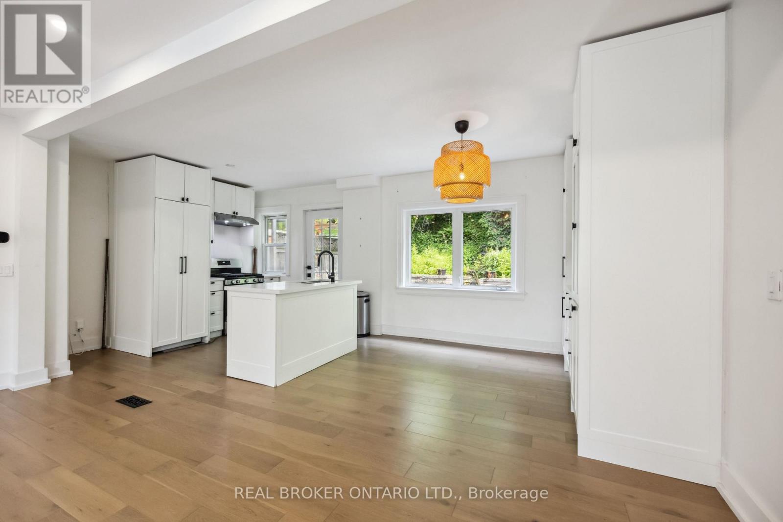 658 Davenport Road, Toronto, Ontario  M5R 1K9 - Photo 11 - C12207520