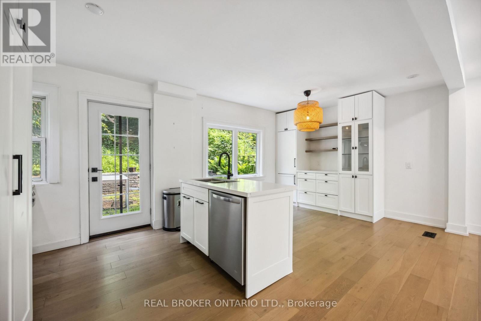 658 Davenport Road, Toronto, Ontario  M5R 1K9 - Photo 12 - C12207520