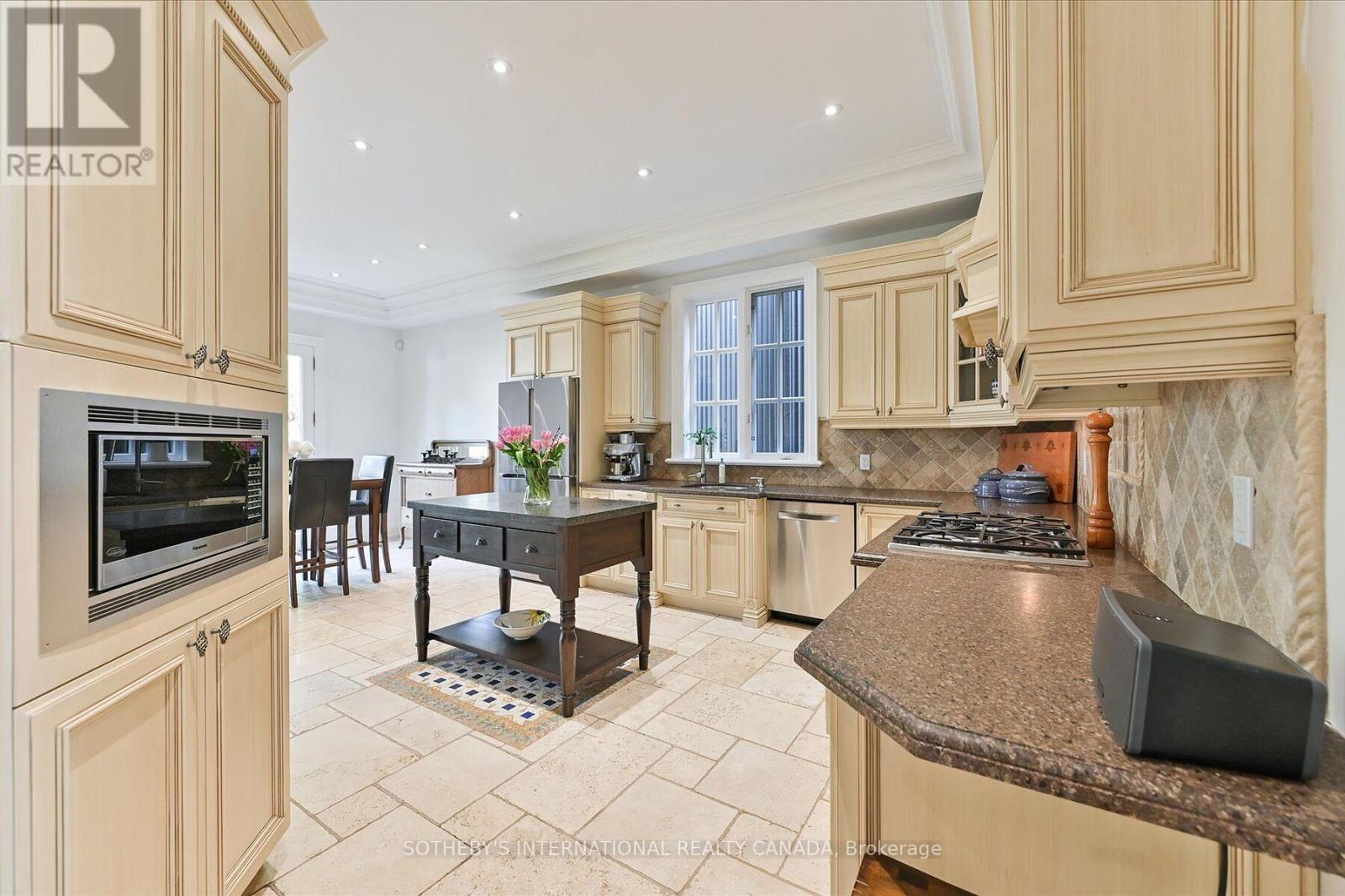 446 Elm Road, Toronto, Ontario  M3W 3W9 - Photo 12 - C12207593