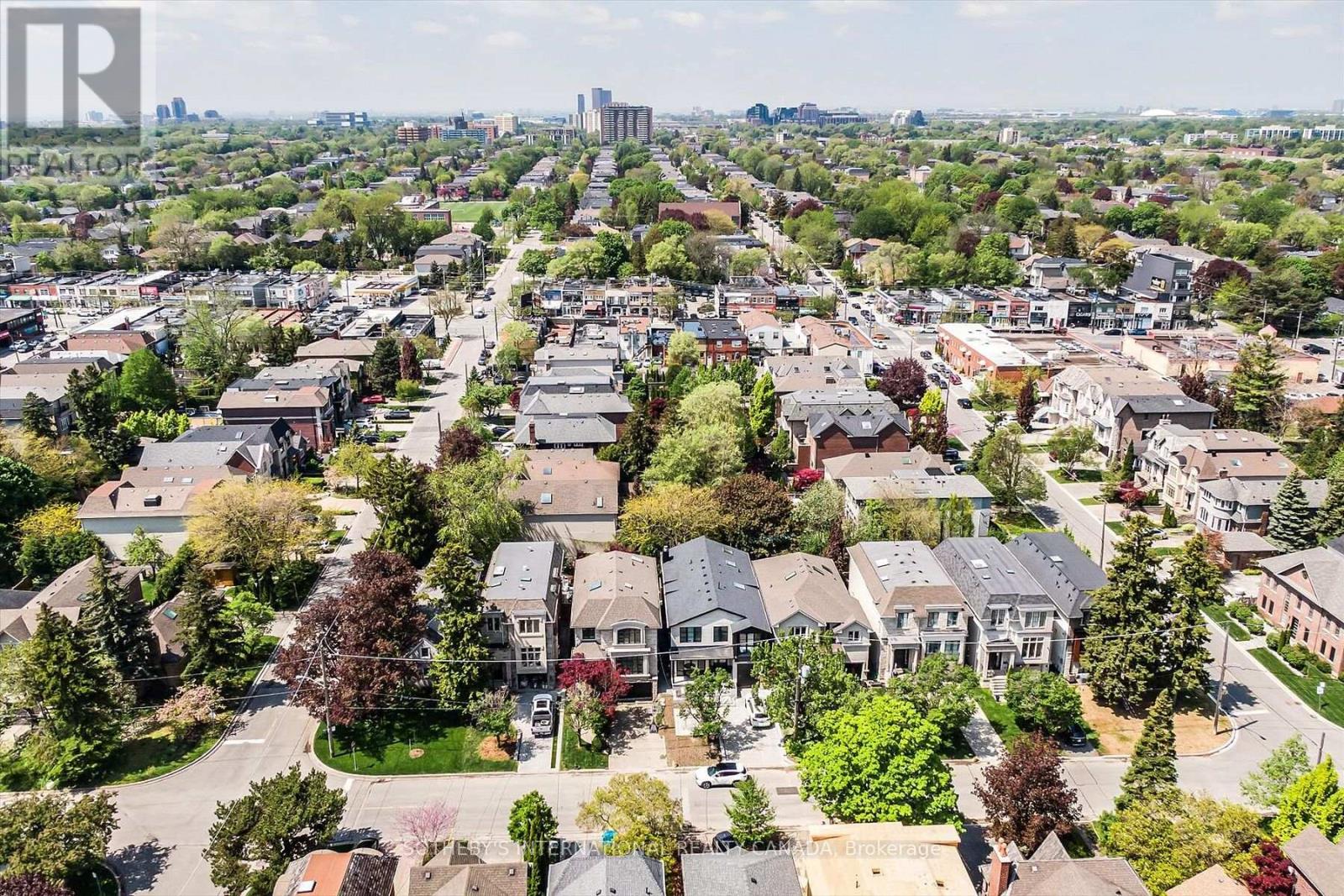446 Elm Road, Toronto, Ontario  M3W 3W9 - Photo 3 - C12207593