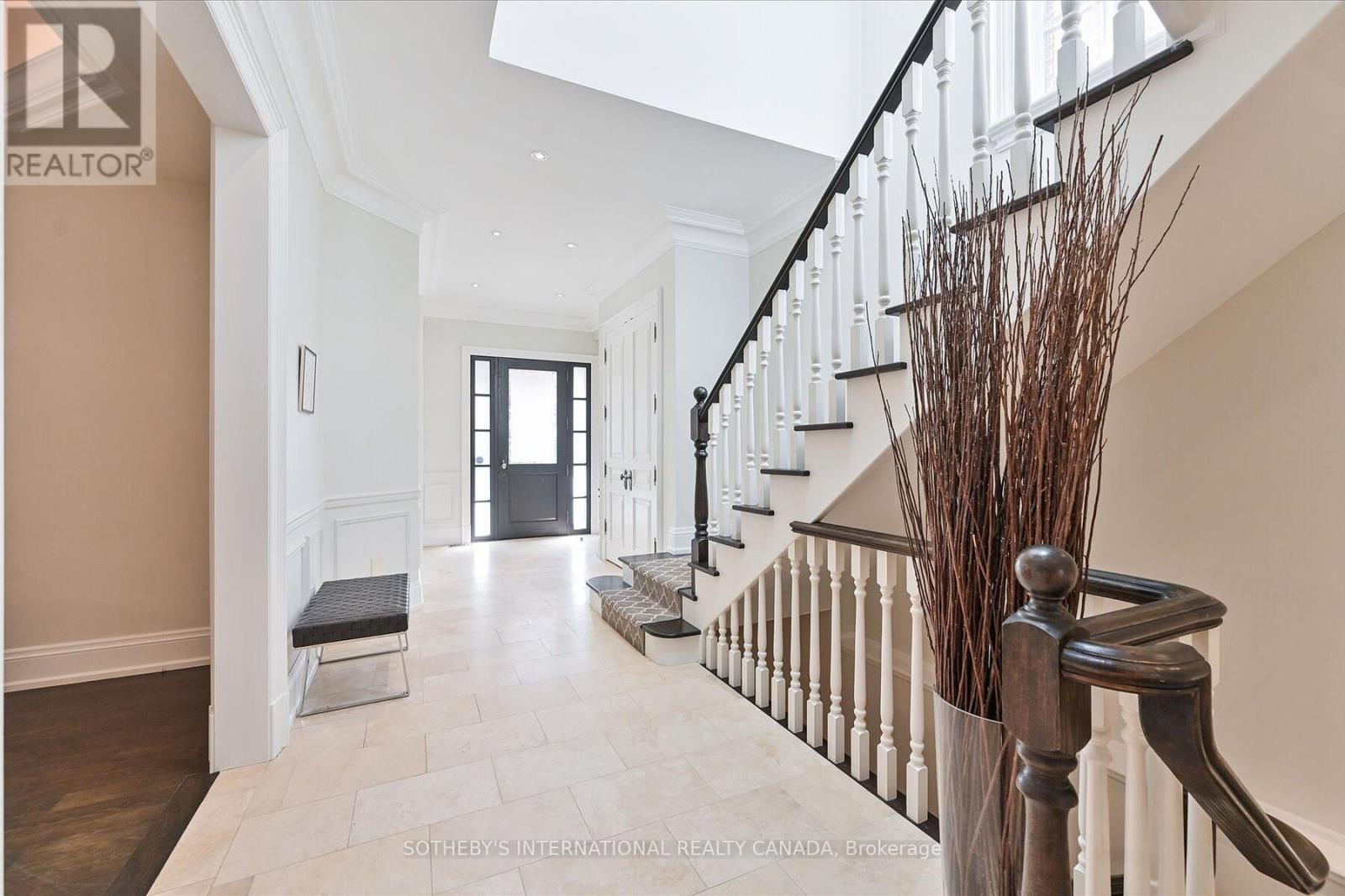 446 Elm Road, Toronto, Ontario  M3W 3W9 - Photo 5 - C12207593