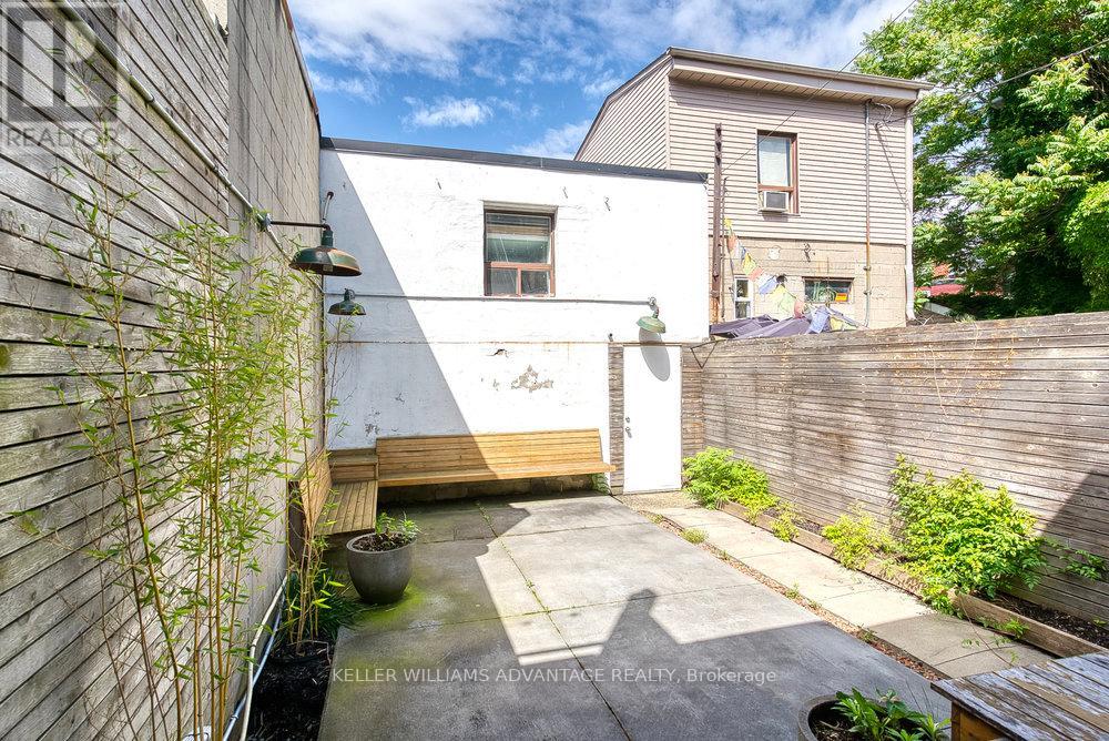 104 Ossington Avenue, Toronto, Ontario  M6J 2Z4 - Photo 16 - C12207631