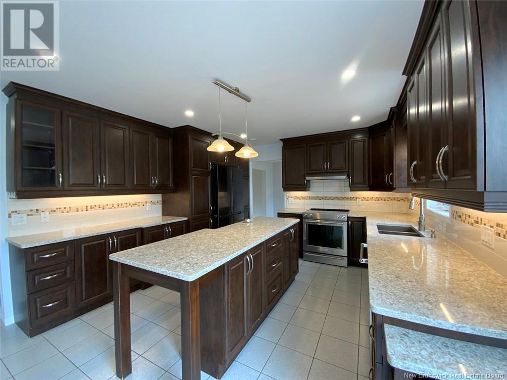 33 Thibaudeau Avenue, Edmundston, New Brunswick  E3V 4Z1 - Photo 6 - NB120370