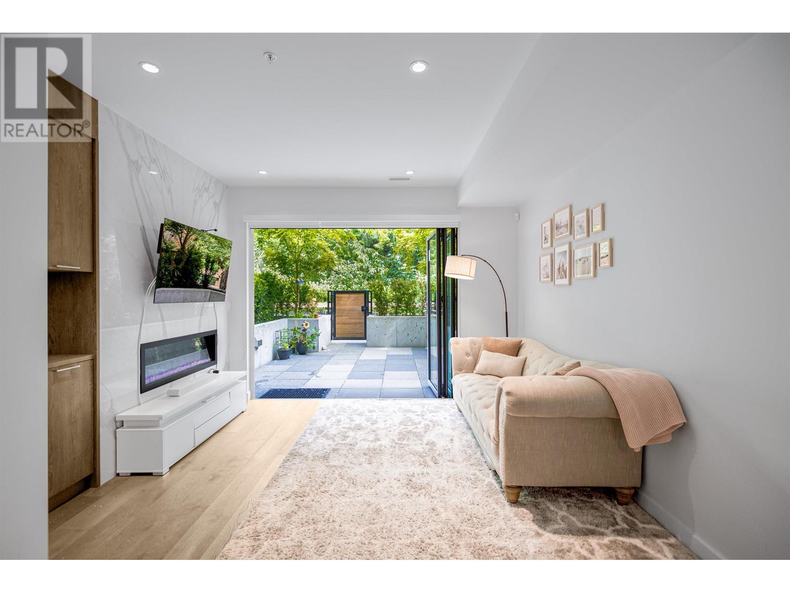 8 1960 Glenaire Drive, North Vancouver, British Columbia  V7P 1Y1 - Photo 8 - R3012779