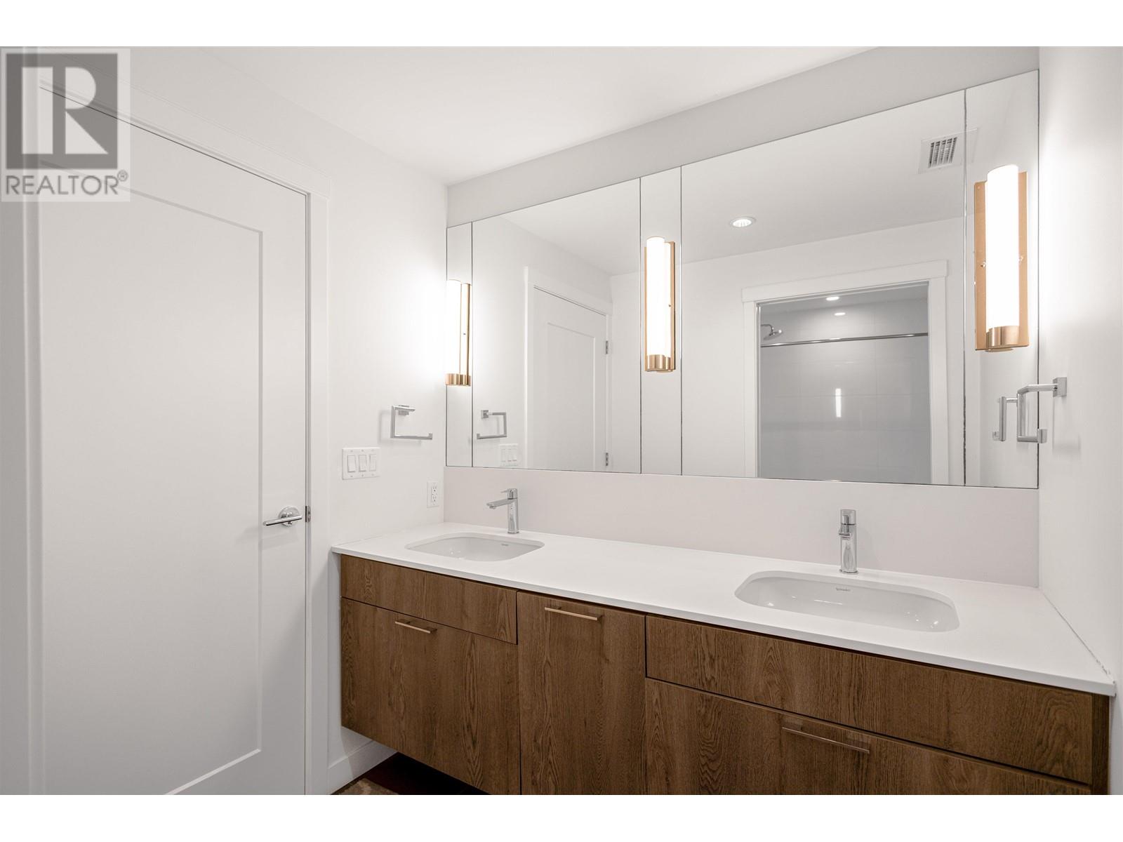8 1960 Glenaire Drive, North Vancouver, British Columbia  V7P 1Y1 - Photo 21 - R3012779