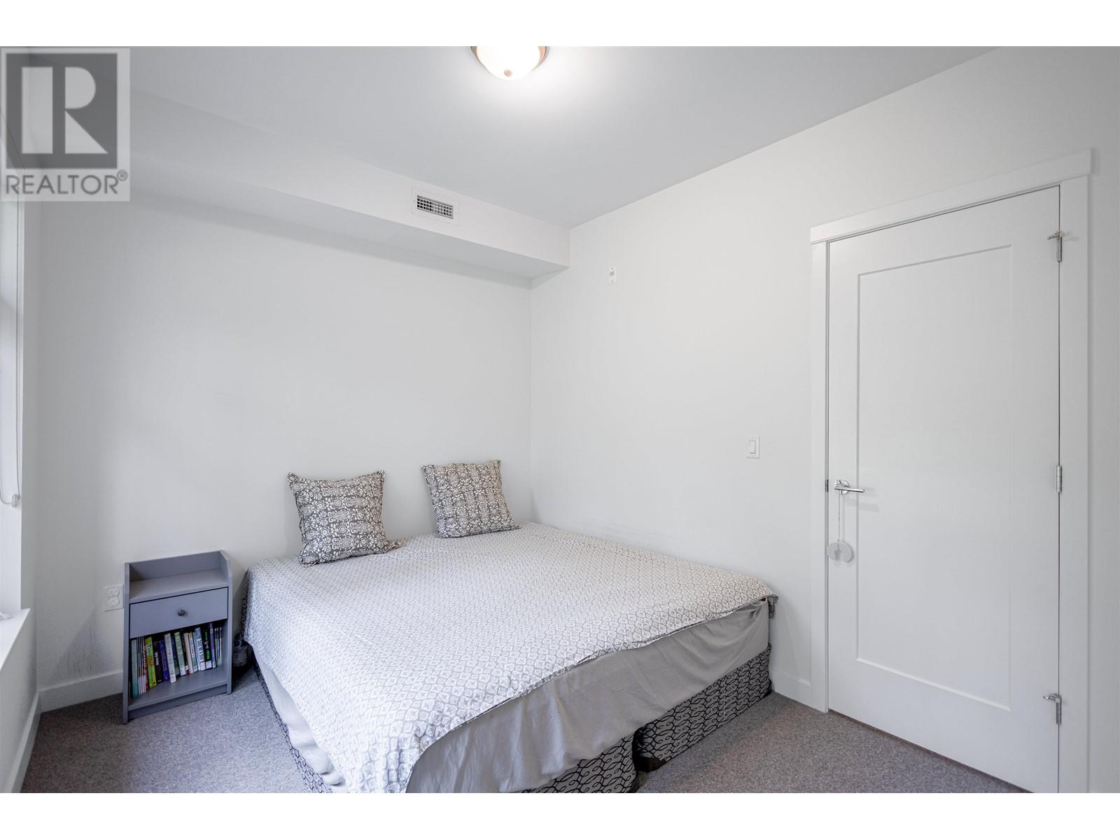 8 1960 Glenaire Drive, North Vancouver, British Columbia  V7P 1Y1 - Photo 23 - R3012779