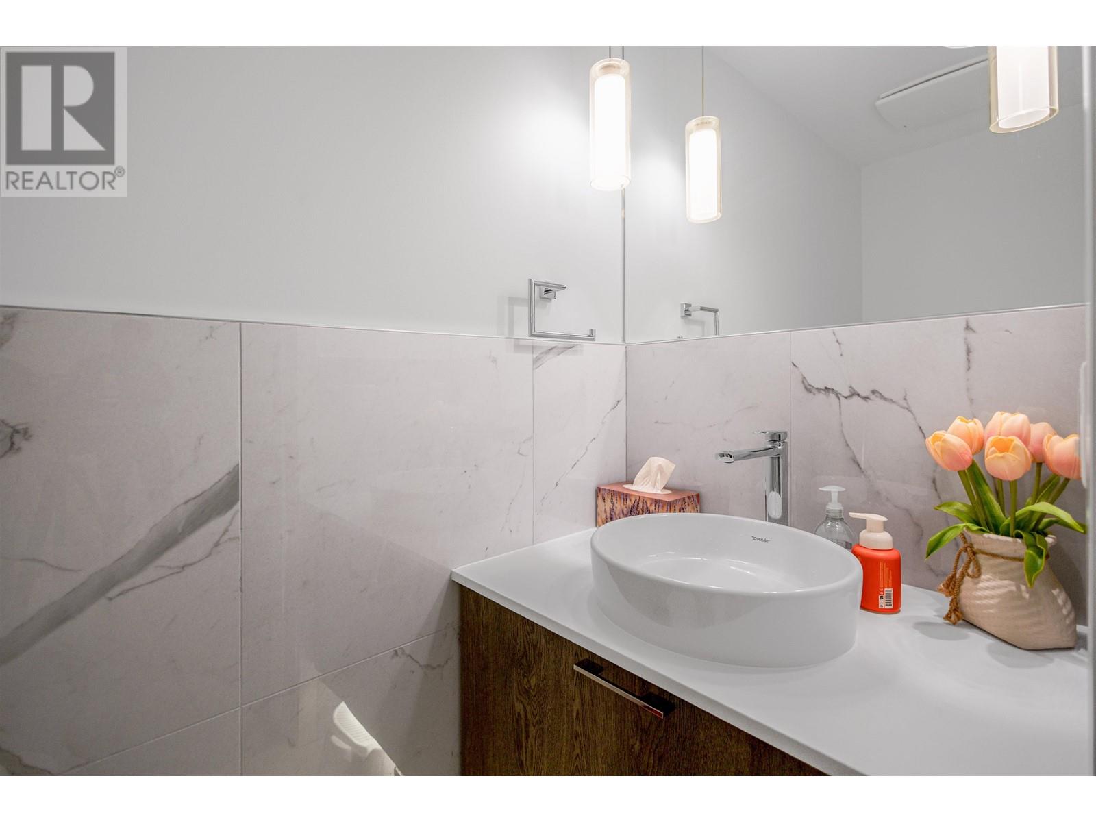 8 1960 Glenaire Drive, North Vancouver, British Columbia  V7P 1Y1 - Photo 15 - R3012779