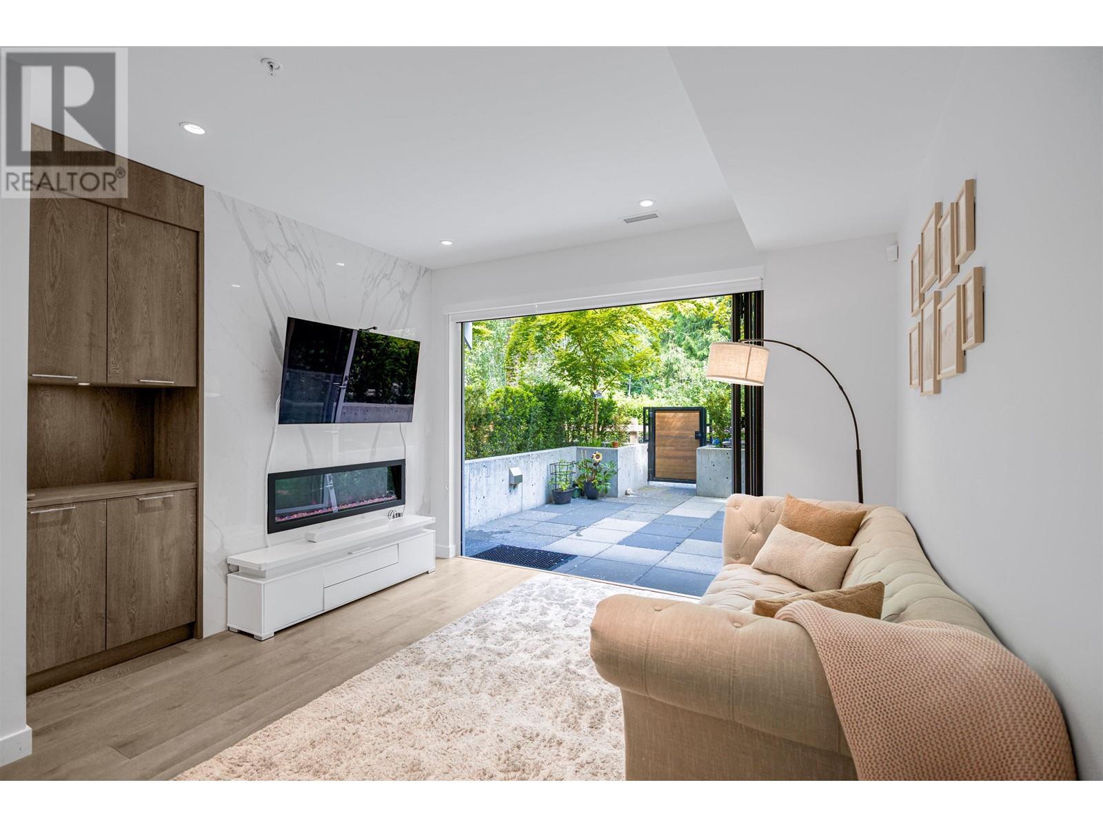 8 1960 Glenaire Drive, North Vancouver, British Columbia  V7P 1Y1 - Photo 4 - R3012779