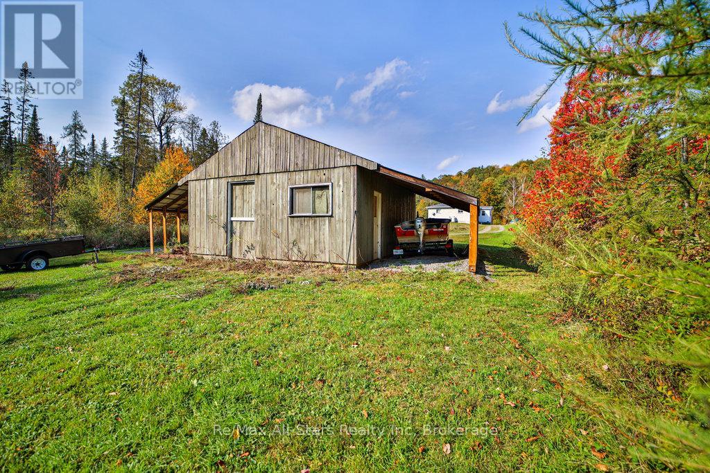 410 Etwell Road, Huntsville, Ontario  P1H 2J2 - Photo 11 - X12086430