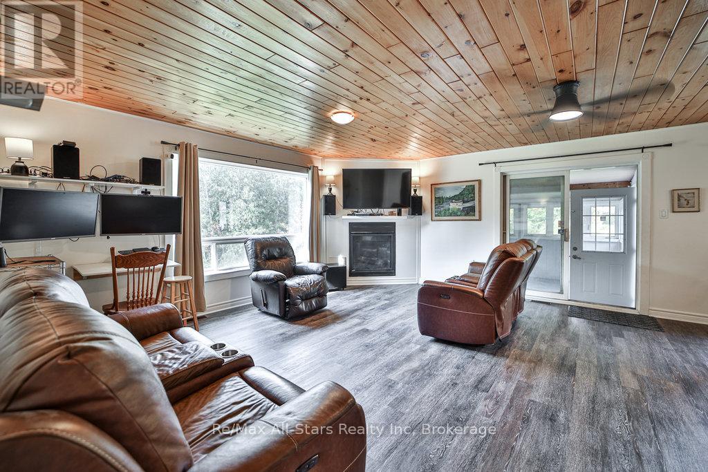 410 Etwell Road, Huntsville, Ontario  P1H 2J2 - Photo 19 - X12086430