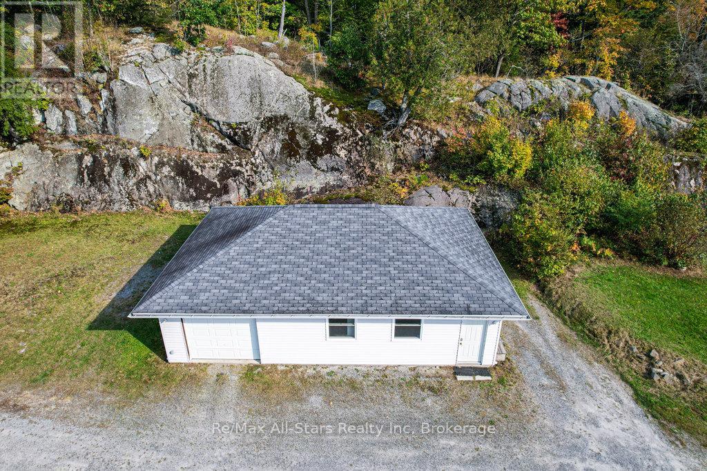 410 Etwell Road, Huntsville, Ontario  P1H 2J2 - Photo 7 - X12086430