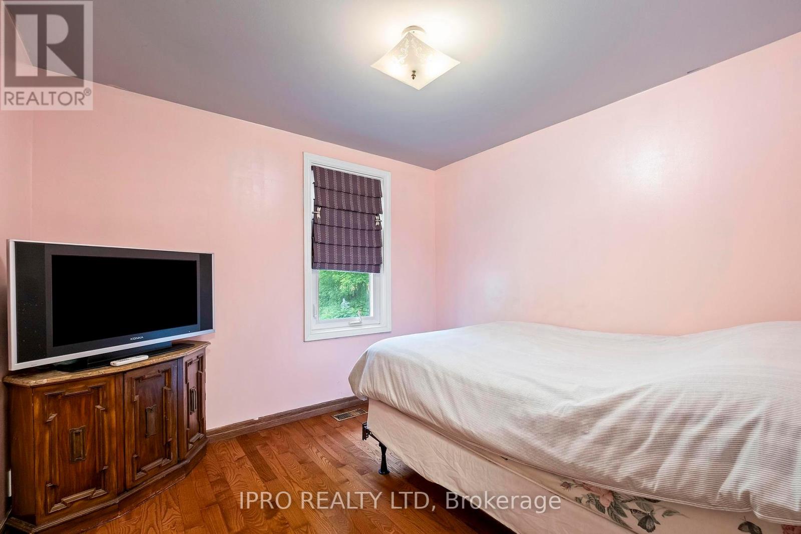 11 Maple Lane, Caledon, Ontario  L7E 0L3 - Photo 15 - W12078497