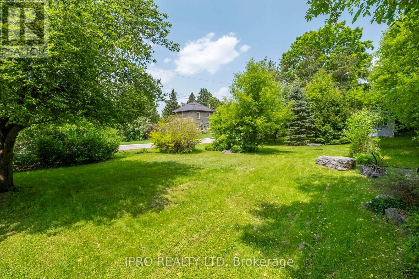 11 Maple Lane, Caledon, Ontario  L7E 0L3 - Photo 26 - W12078497