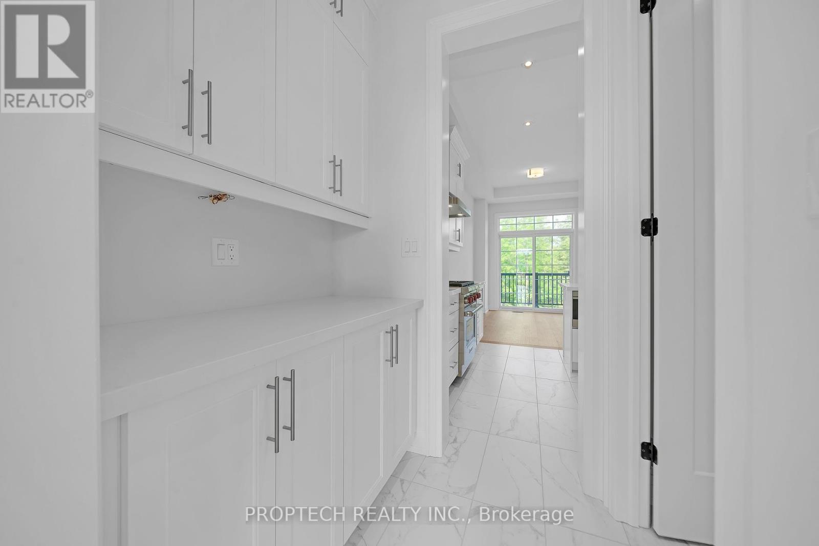 93 West Village Lane, Markham, Ontario  L6C 3L5 - Photo 5 - N12207513