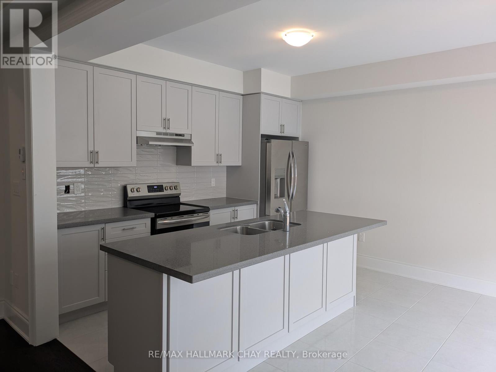 18 Valleybrook Road, Barrie, Ontario  L9J 0L4 - Photo 10 - S12207564