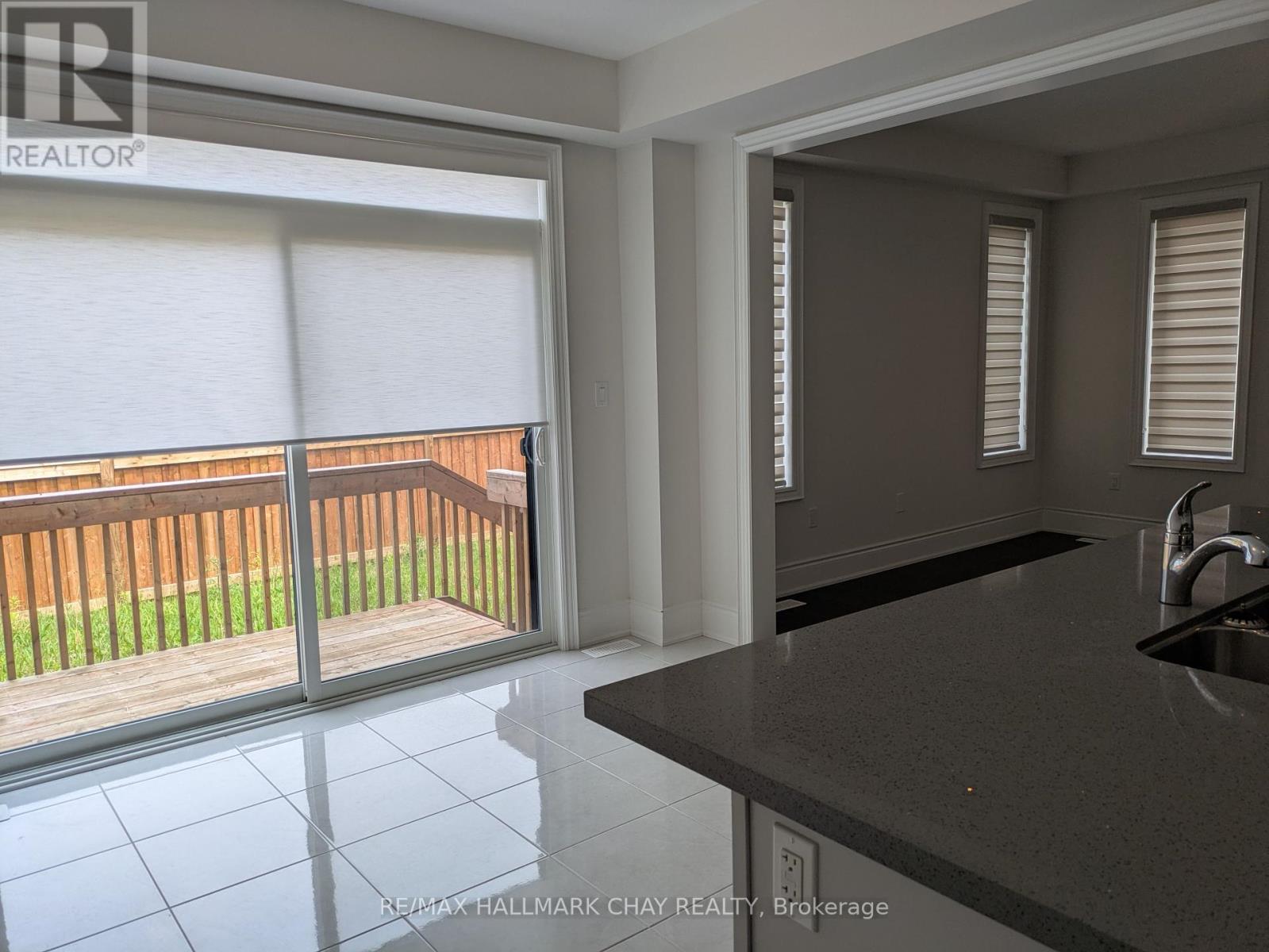 18 Valleybrook Road, Barrie, Ontario  L9J 0L4 - Photo 12 - S12207564