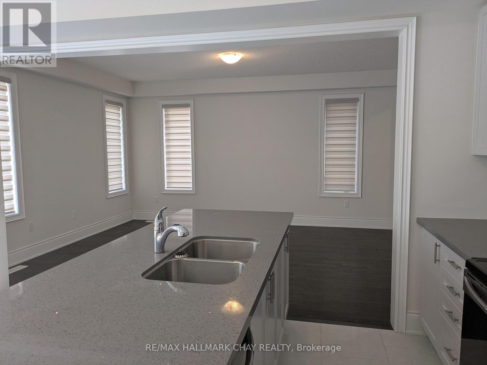 18 Valleybrook Road, Barrie, Ontario  L9J 0L4 - Photo 13 - S12207564