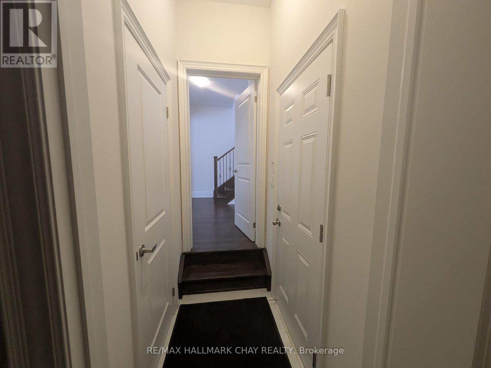 18 Valleybrook Road, Barrie, Ontario  L9J 0L4 - Photo 15 - S12207564