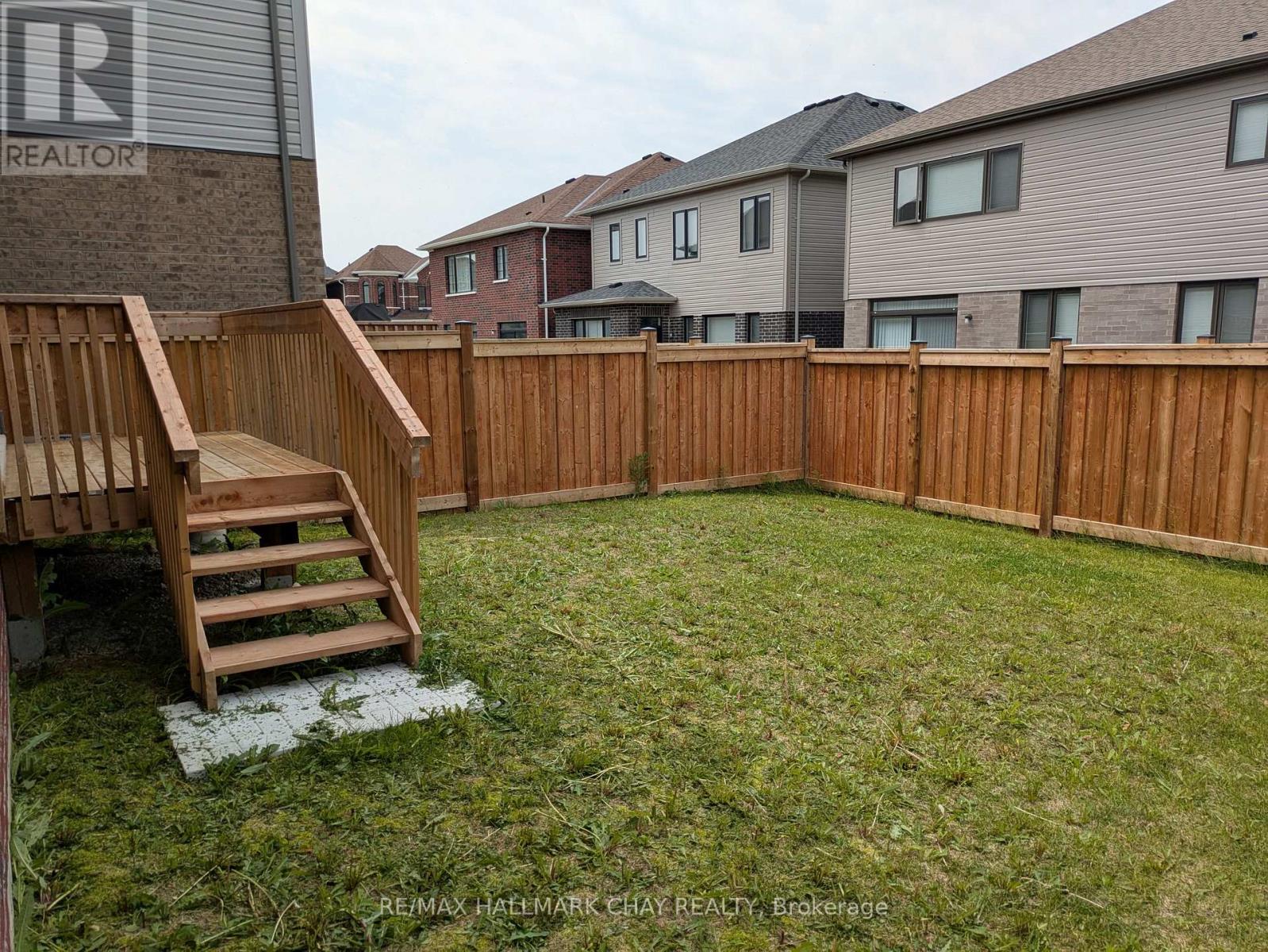 18 Valleybrook Road, Barrie, Ontario  L9J 0L4 - Photo 3 - S12207564