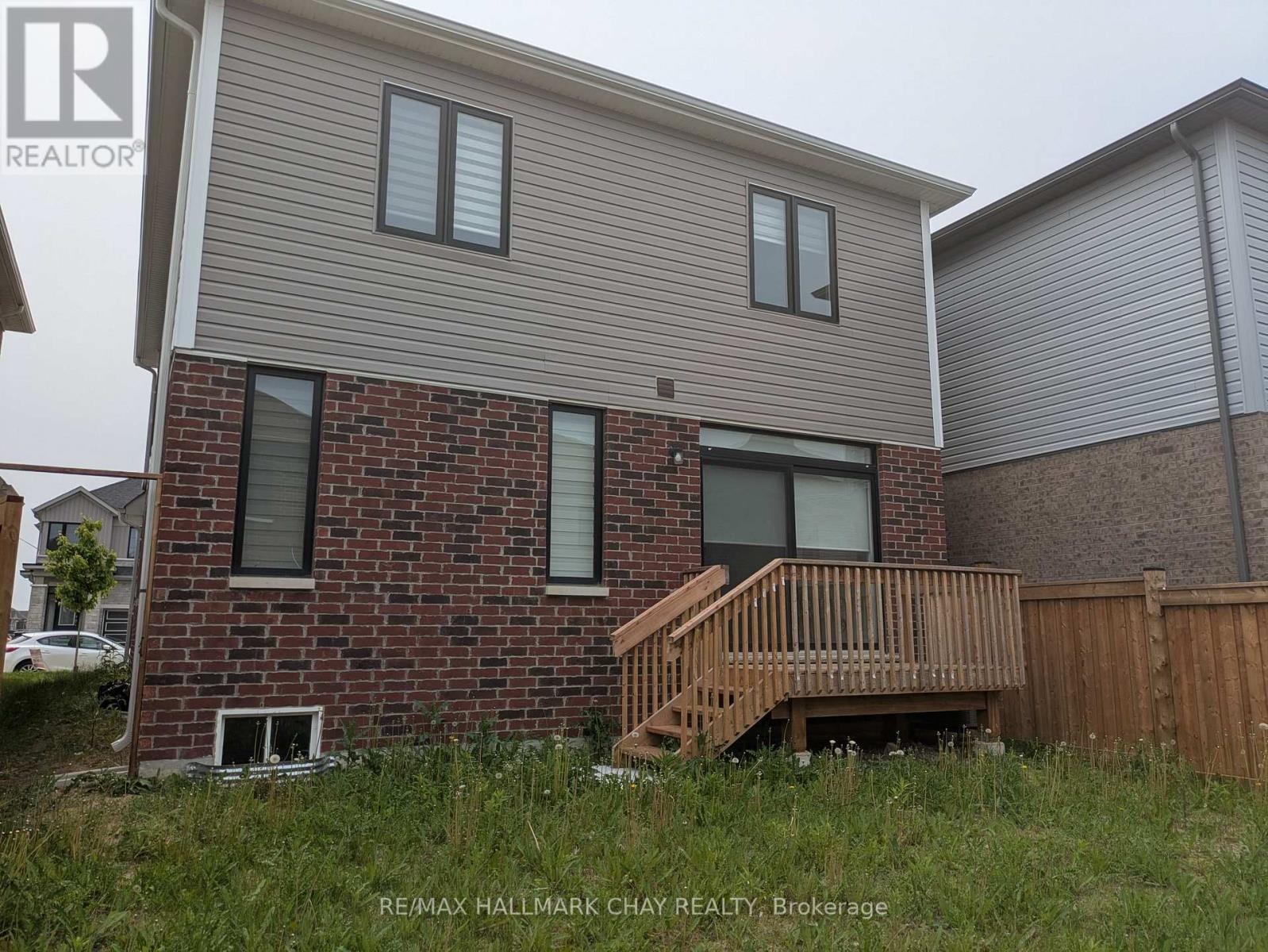 18 Valleybrook Road, Barrie, Ontario  L9J 0L4 - Photo 4 - S12207564